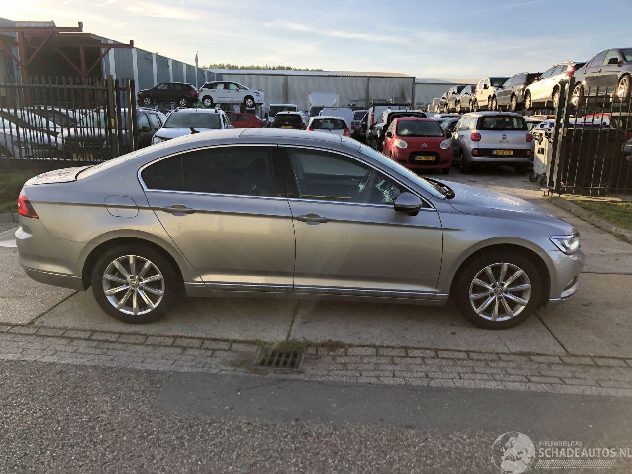 Volkswagen Passat 1.4tsi 110kW DSG E6 96000 km HIGHLINE