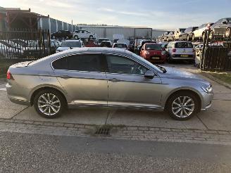 krockskadad bil auto Volkswagen Passat 1.4tsi 110kW DSG E6 96000 km HIGHLINE 2015/7
