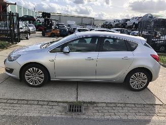 krockskadad bil auto Opel Astra 1.4i 88kW E6 NAVI HB 2015/3