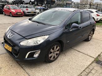 Peugeot 308 16vti 88kW HB Airco Navi Pano picture 2