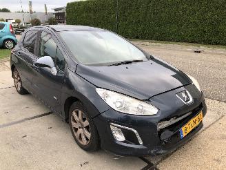 Peugeot 308 16vti 88kW HB Airco Navi Pano picture 3