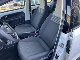 Volkswagen Up! Weinig km !! picture 9