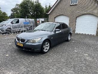 Vaurioauto  passenger cars BMW 5-serie 525i automaat 2005/6