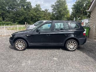 BMW X3 2.0i motorschade picture 2