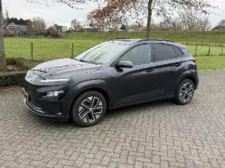 Damaged car Hyundai Kona EV 64 kWh 2021/12