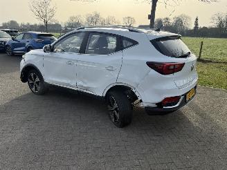 MG ZS EV Luxury 45 kWh Panorama / Leer picture 4