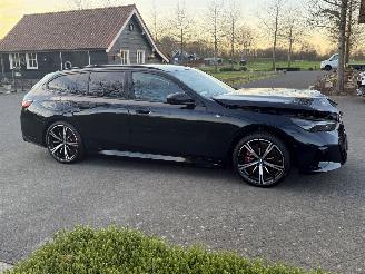 BMW i5 Touring EDRIVE40 / M-Sport / Pano / Leer picture 4