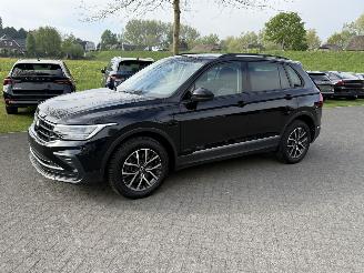 Schadeauto Volkswagen Tiguan eHybrid / Automaat 2022/9