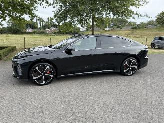 uszkodzony samochody osobowe Nio ET7 100 kWh AWD (ex Accu) 2024/8