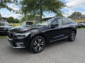 damaged passenger cars Volvo Xc-60 R-design / AWD / T6 / Plug-in Hybrid / Panorama dak / 186 KW 2023/2