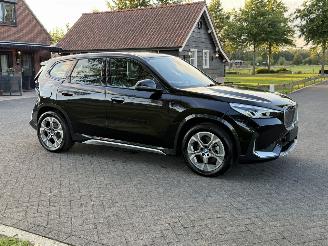 BMW iX1 eDrive20 Xline / Leer / Automaat picture 4