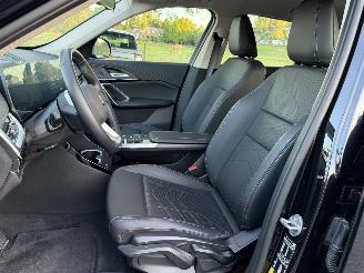 BMW iX1 eDrive20 Xline / Leer / Automaat picture 13