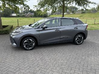 Damaged car MG 4 Electric 51 kWh 2023/12