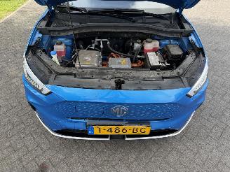 MG ZS EV Long Range Luxury 70 kWh / Panorama / Leer picture 7