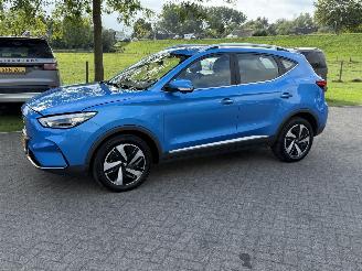 škoda osobní automobily MG ZS EV Long Range Luxury 70 kWh / Panorama / Leer 2023/5