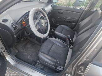 Kia Picanto 1.0 X PECT picture 9