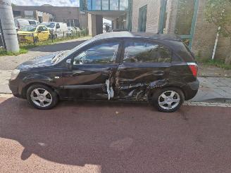 Kia Rio 1.4L picture 8