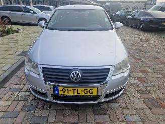 skadebil auto Volkswagen Passat 2.0 fsi comfortline 2006/10