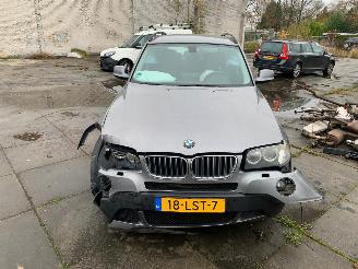 krockskadad bil auto BMW X3 2.0i 2010/6