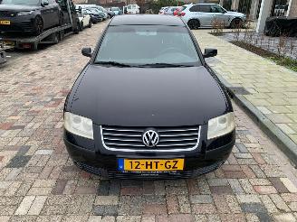 uszkodzony samochody osobowe Volkswagen Passat 1.6 trendline 2001/11