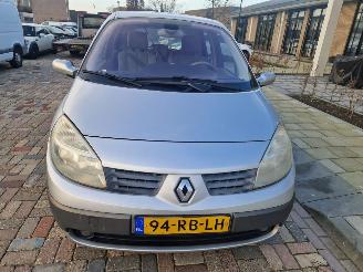 uszkodzony samochody osobowe Renault Scenic 2.0 16v privilege luxe AUTOMAAT 2005/2