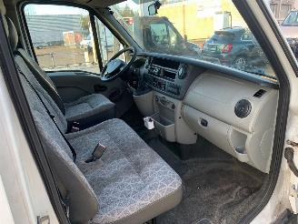 Renault Master T28 2.5 DCI picture 13