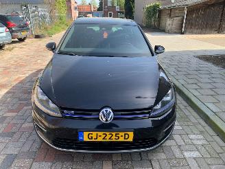 krockskadad bil auto Volkswagen Golf 1.4 TSI GTE 2015/6