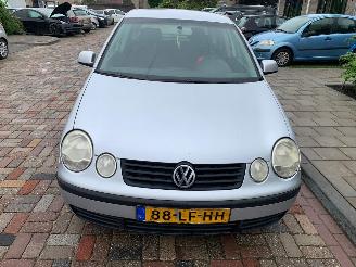 Voiture accidenté Volkswagen Polo AUTOMAAT 2002/11