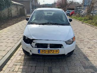 Vaurioauto  passenger cars Mitsubishi Colt  2012/8