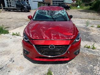 damaged passenger cars Mazda 3  2014/2