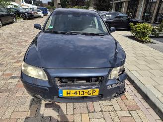 Coche accidentado Volvo S-60 2.5 T KINETIC 2005/10