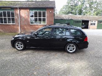 BMW 3-serie 318I automaat station picture 4