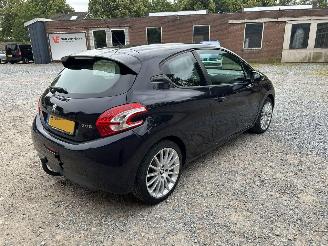 Peugeot 208  picture 4