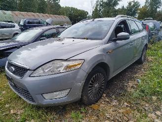 uszkodzony samochody osobowe Ford Mondeo Mondeo Wagon 1.6-16V Trend 2008/1