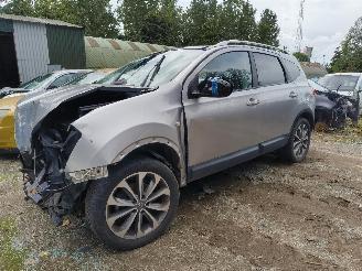 uszkodzony samochody osobowe Nissan Qashqai+2 Quashqai+2 2.0 Optima 2010/1