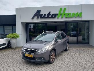 Damaged car Peugeot 2008 1.2 Vti 12V PureTech 82 MPV  Benzine 1.199cc 60kW (82pk) 2014/4