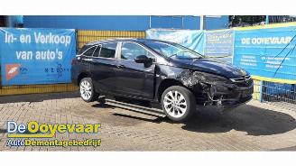 Coche siniestrado Opel Astra Astra K Sports Tourer, Combi, 2015 / 2022 1.6 CDTI 110 16V 2016/11