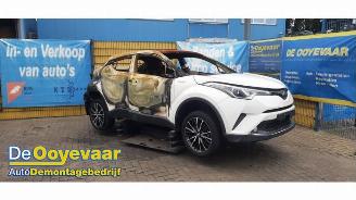Toyota C-HR C-HR (X1,X5), SUV, 2016 1.8 16V Hybrid picture 1