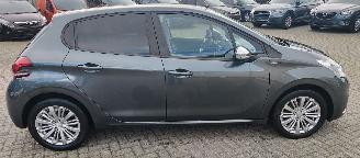 Peugeot 208 Peugeot 208 BlueHDi 100 Style picture 5