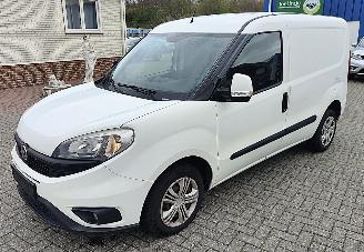 begagnad bil auto Fiat Doblo Fiat Doblo Doblò 1,6 SX professionel Kasten 2017/4