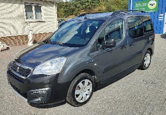 okazja samochody osobowe Peugeot   2017/5