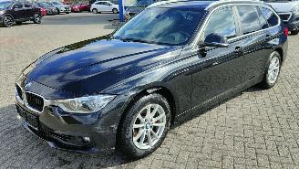 Unfallwagen BMW 3-serie BMW 318 3 Touring 318 i Advantage 2019/10