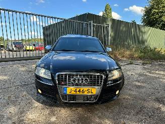 Audi S8  picture 2