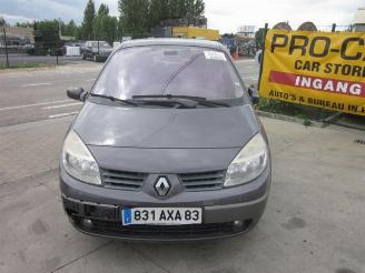 skadebil taxi Renault Scenic  2004/11