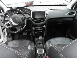 Peugeot 2008  picture 16