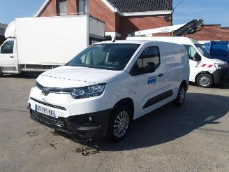 krockskadad bil bedrijf Toyota Proace  2024/7