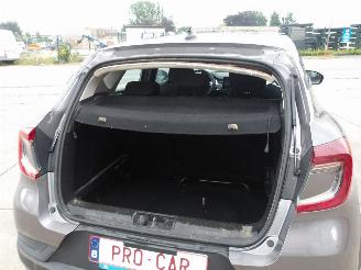 Renault Captur E-TECH picture 9