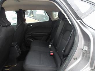 Renault Captur E-TECH picture 14