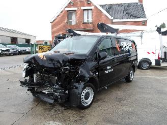 damaged commercial vehicles Mercedes Vito 114 2022/4