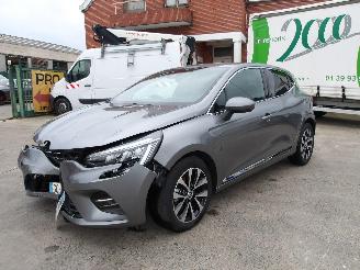 skadebil auto Renault Clio  2023/8